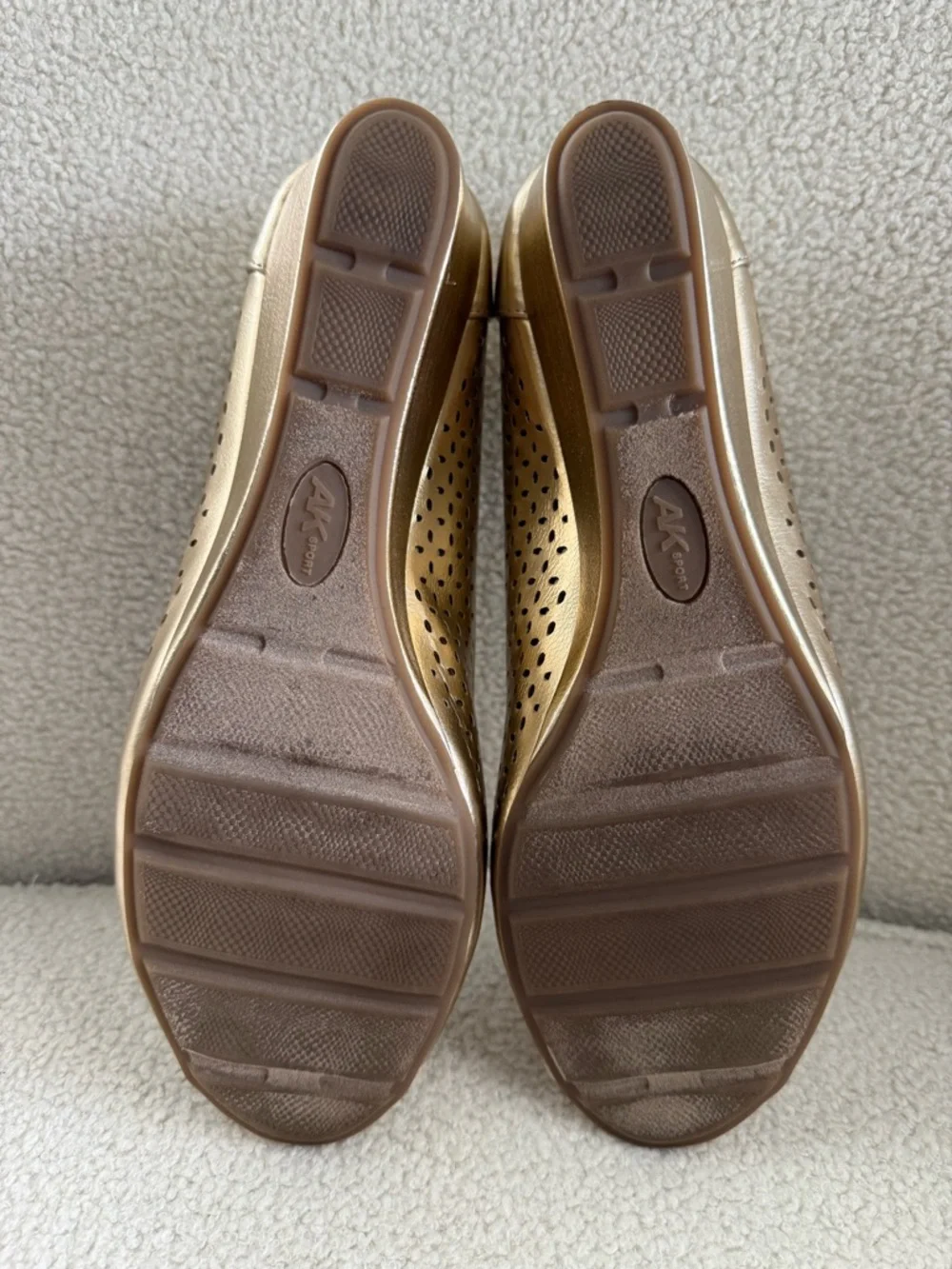 Anne Klein Women’s Metallic Gold Peep-Toe Small Wedge - Picture 5 of 6